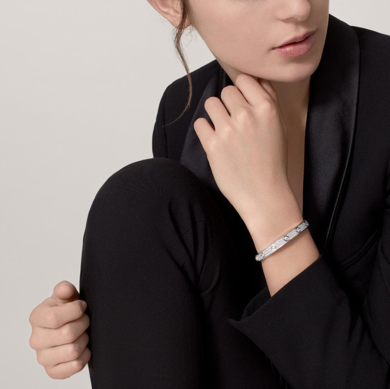 CARTIER LOVE BRACELET CLASSIC PAVED 12 DIAMONDS