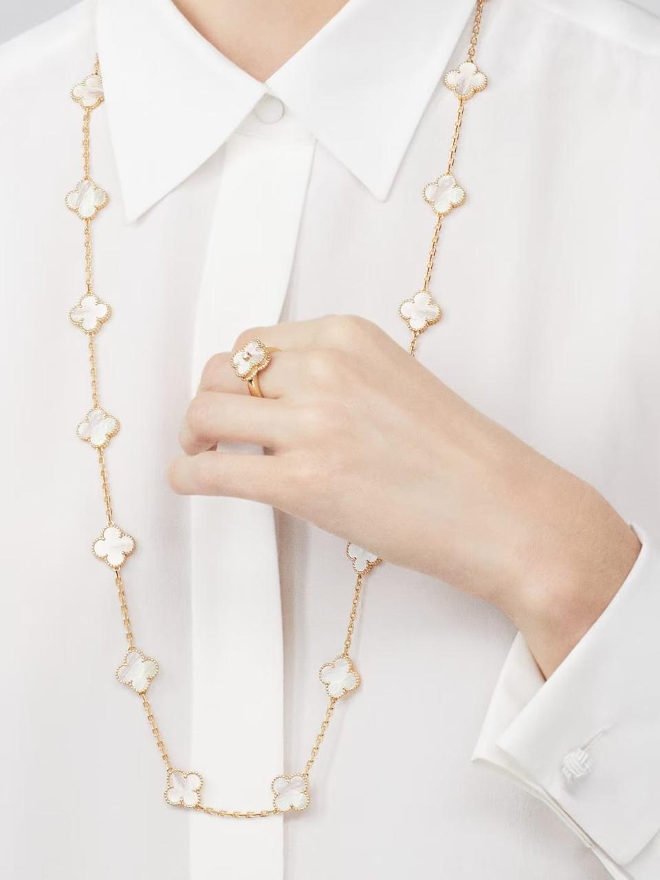 VAN CLEEF 20 CLOVER NECKLACE